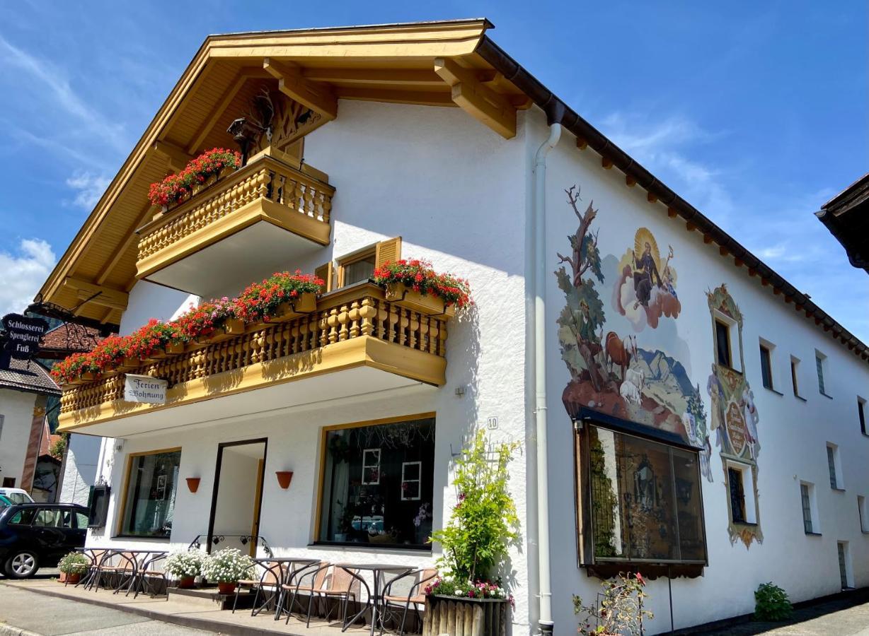 Gastehaus U Ferienwohnungen Veronika Incl Fruhstucksbuffet Und Konigscard Mit 200 Kostenlosen Attraktionen Unterammergau Exterior photo